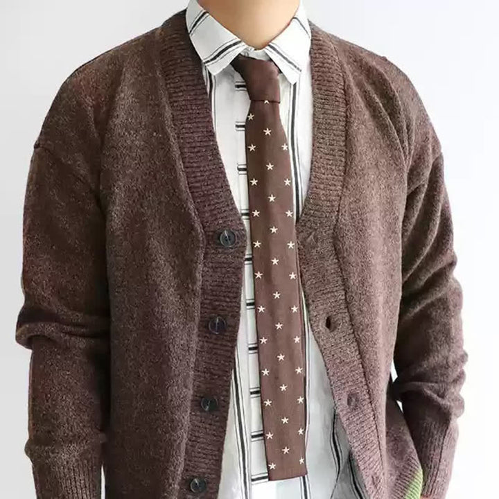 Corbata de punto con lunares y estrellas en color capuchino con leche para hombre