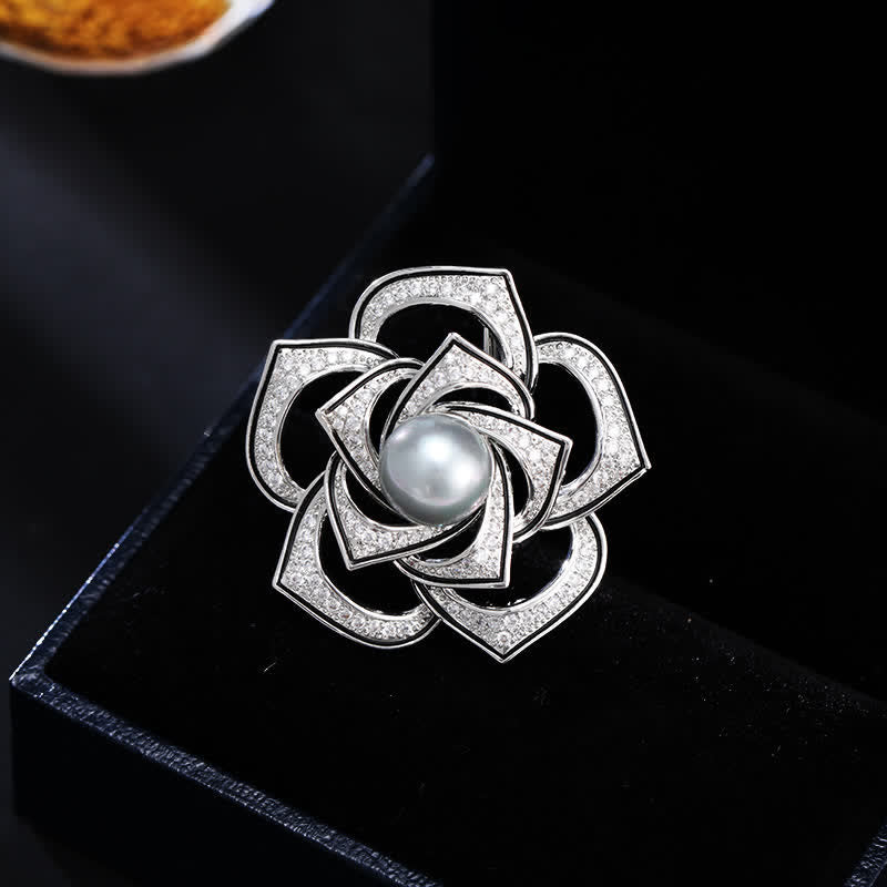 Broche de perlas de camelia de pureza para mujer