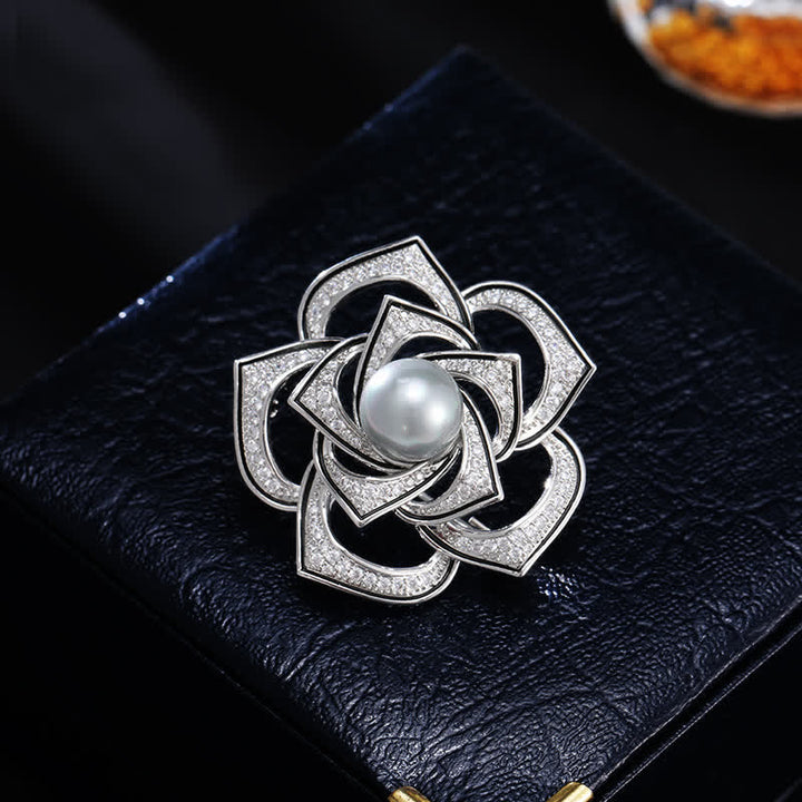Broche de perlas de camelia de pureza para mujer