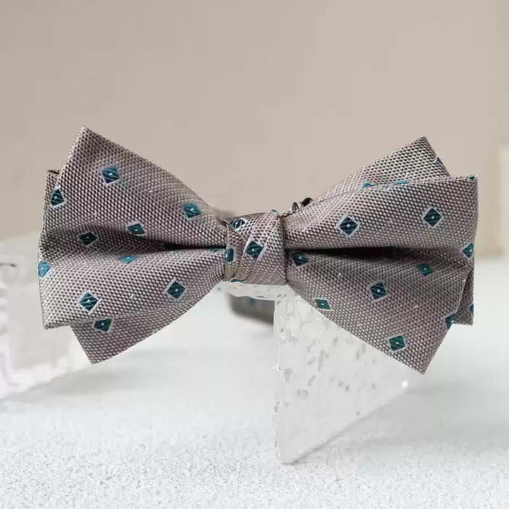Pajarita con pañuelo de doble capa con estampado vintage para hombre