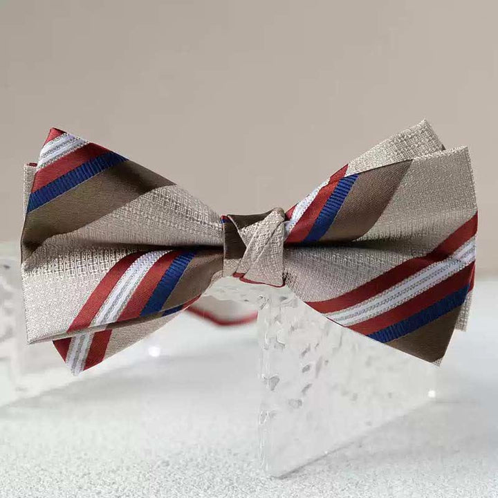 Pajarita con pañuelo de doble capa con estampado vintage para hombre