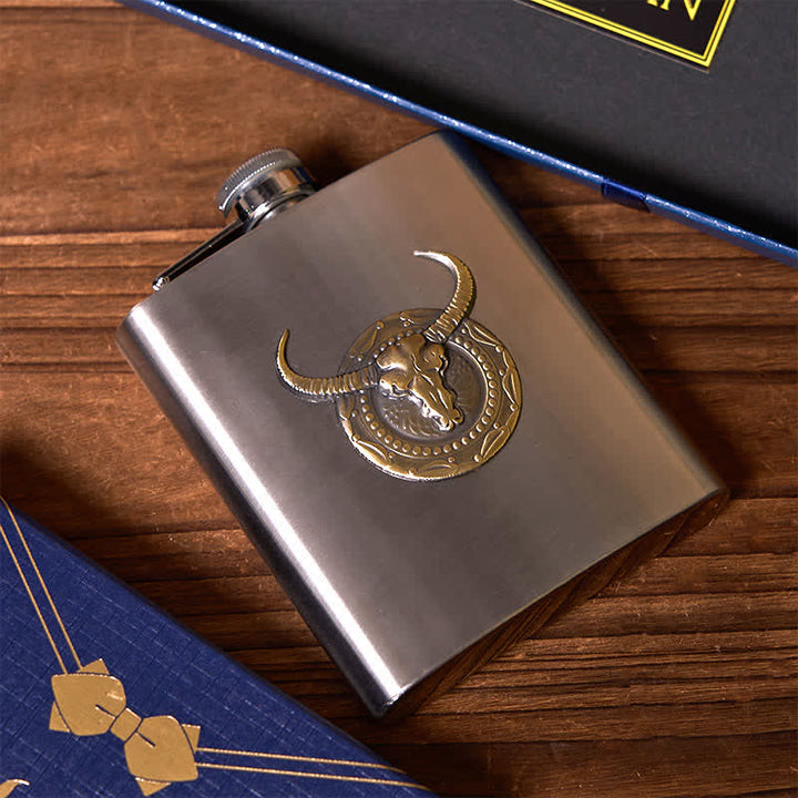 2 piezas de encendedor plateado con forma de toro y as de espadas, caja de regalo para padrinos de boda
