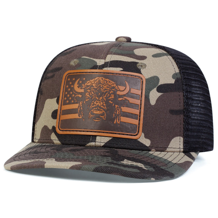 Gorra de camionero ajustable con bandera de Bull's Head