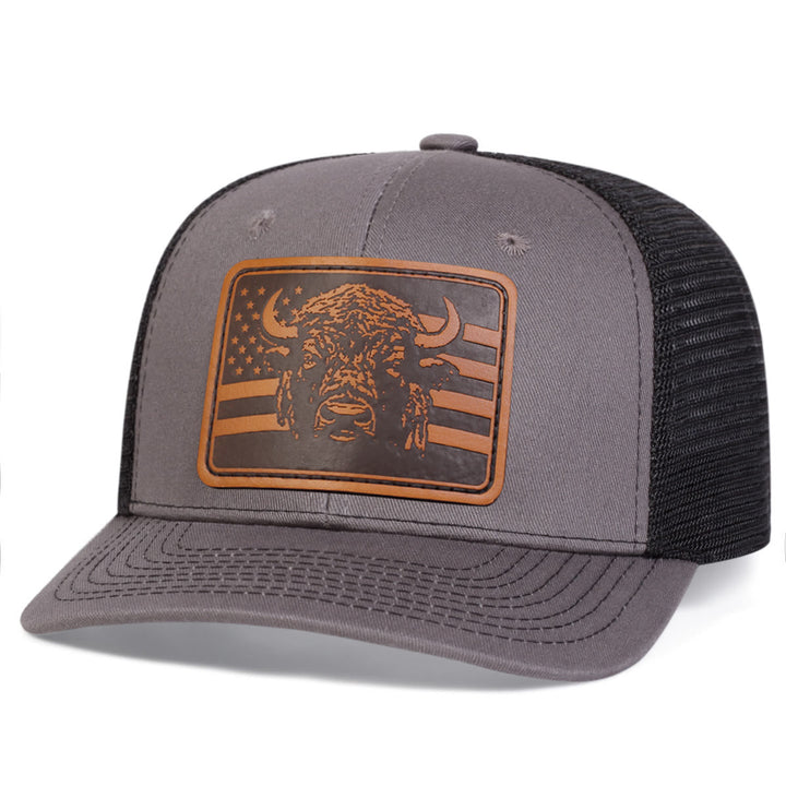 Gorra de camionero ajustable con bandera de Bull's Head