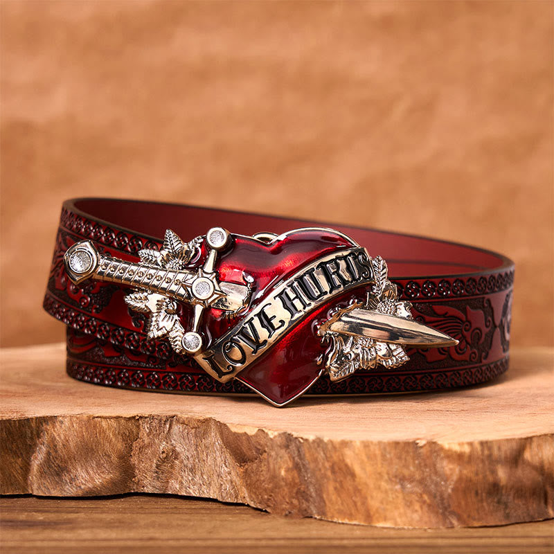 Cinturón de cuero con hebilla estilo western "Una espada atravesando el corazón"