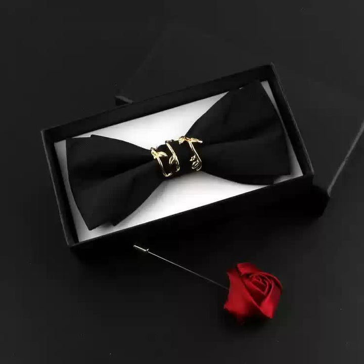 Conjunto de 2 pajaritas para hombre con hojas de parra doradas y ramillete rojo