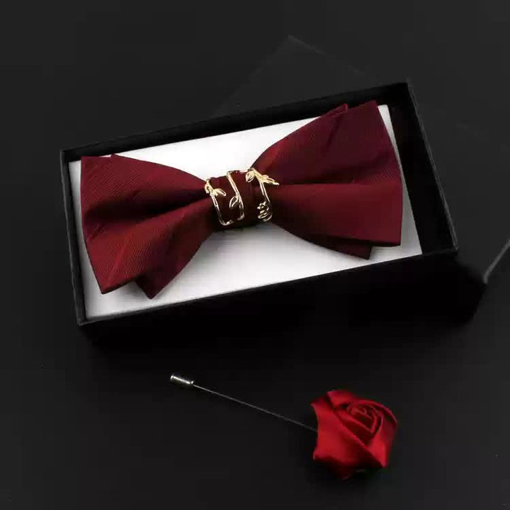 Conjunto de 2 pajaritas para hombre con hojas de parra doradas y ramillete rojo