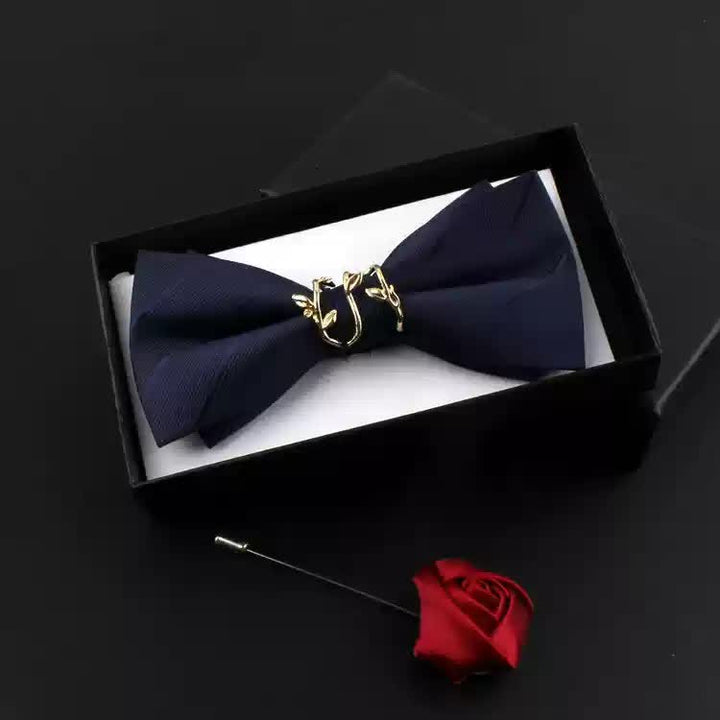 Conjunto de 2 pajaritas para hombre con hojas de parra doradas y ramillete rojo