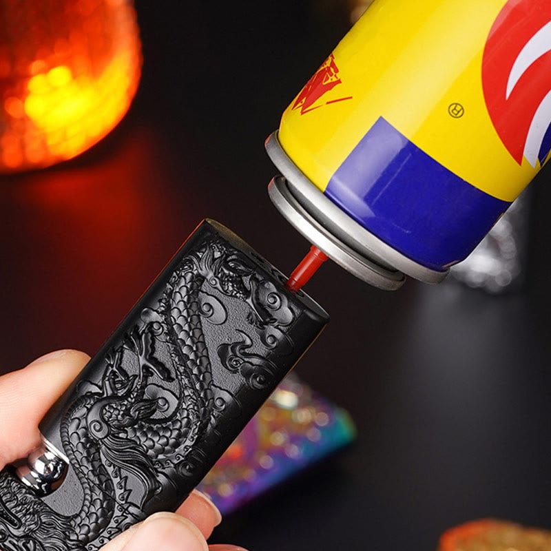 Encendedor de butano recargable con doble llama y dragón vívido en relieve