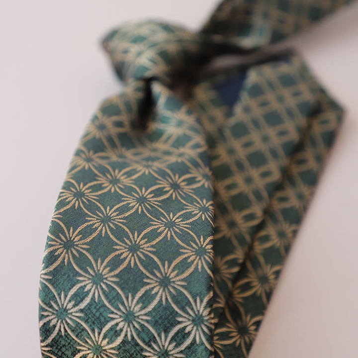 Corbata para hombre con estampado floral de margaritas verdes