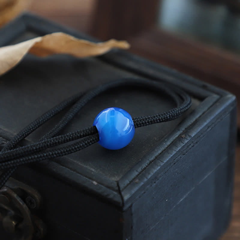 Colgante de ágata azul redondo sencillo hecho a mano con lazo bolo