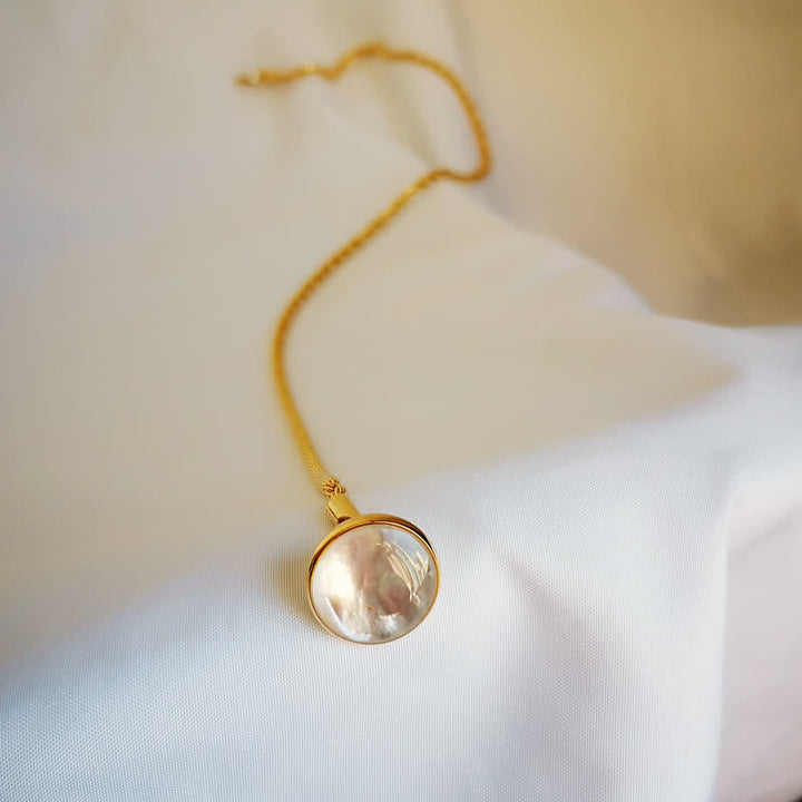 Broche de traje con cadena de solapa de concha natural para hombre con cadena colgante