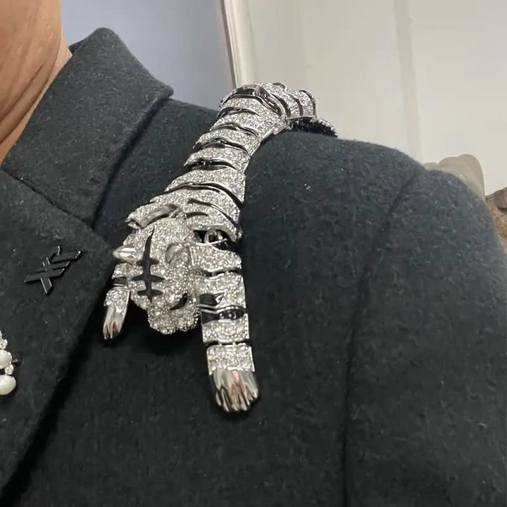 Broche grande de lujo con brillantes diamantes de imitación de tigre majestuoso para hombre
