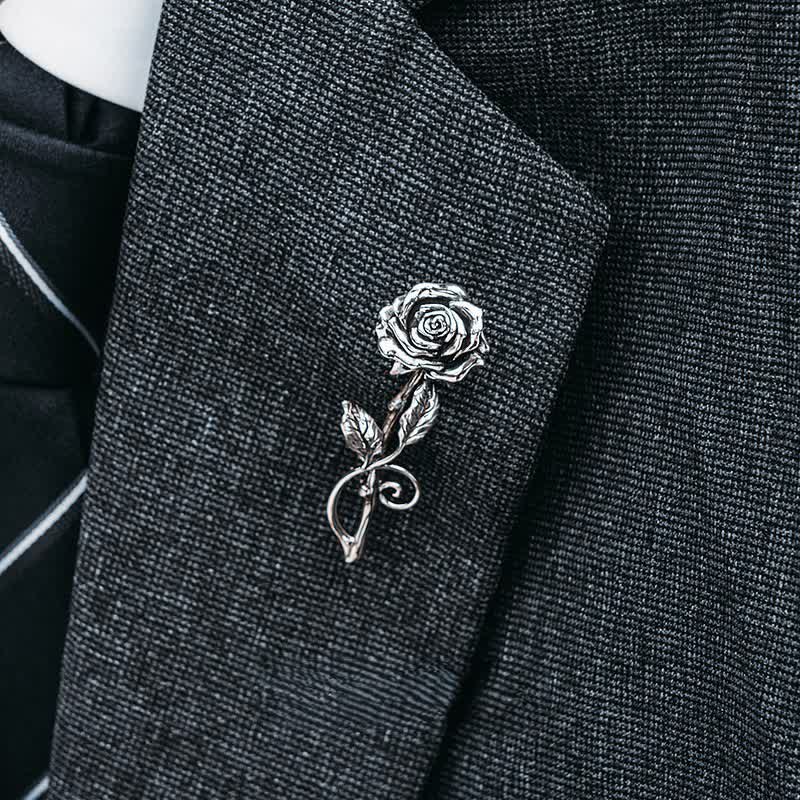 Broche romántico de rosa de plata en 3D para caballero.