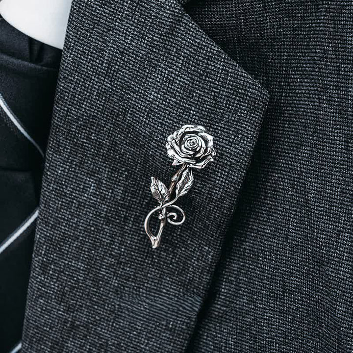 Broche romántico de rosa de plata en 3D para caballero.