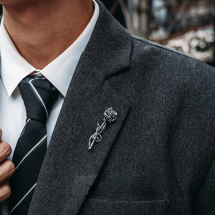 Broche romántico de rosa de plata en 3D para caballero.
