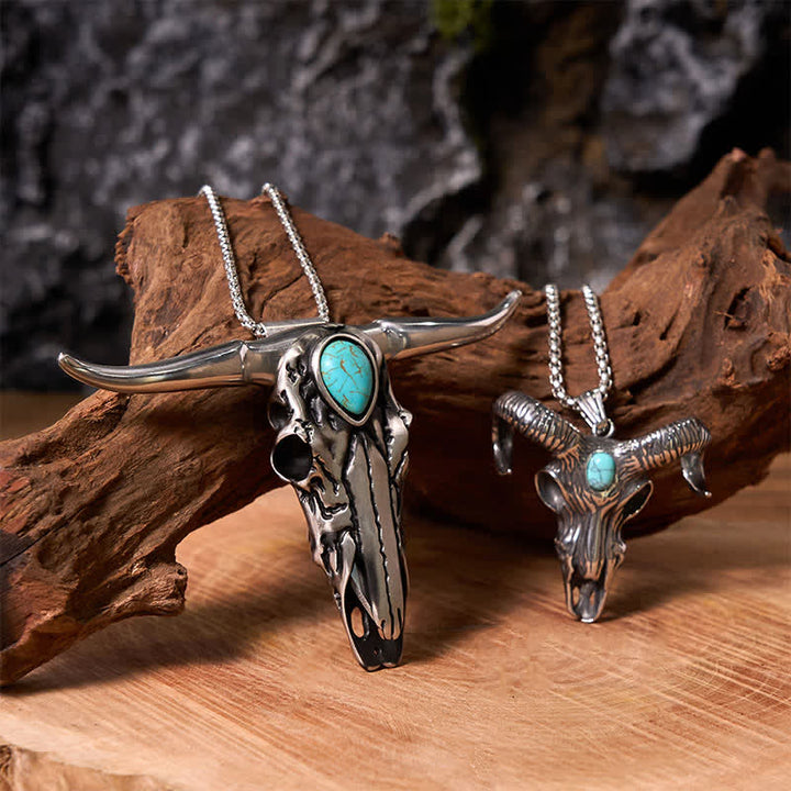 Conjunto de collar con colgante de toro longhorn y cabeza de cuerno de carnero turquesa