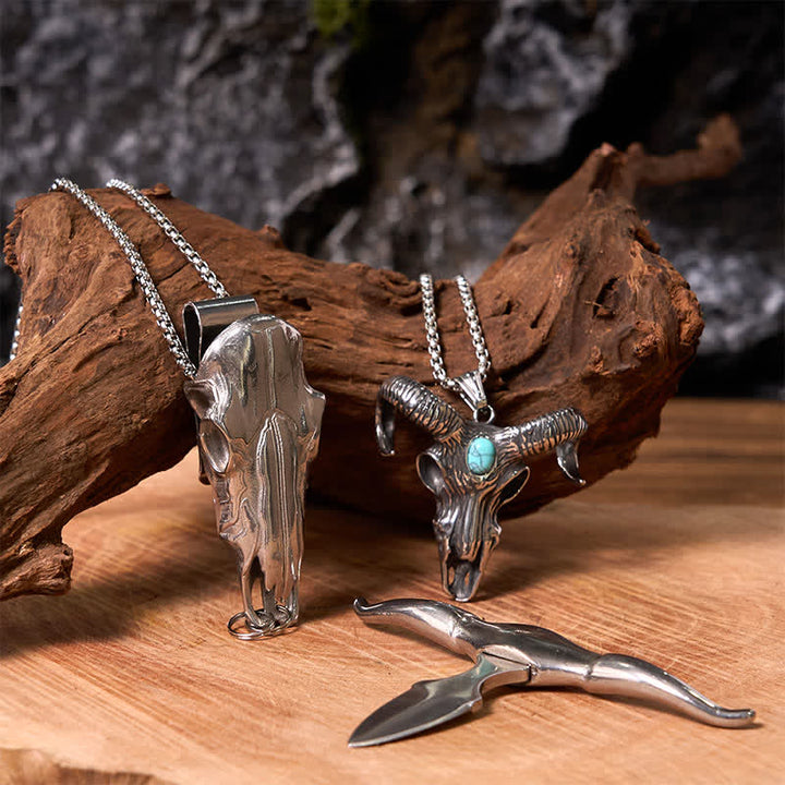 Conjunto de collar con colgante de toro longhorn y cabeza de cuerno de carnero turquesa