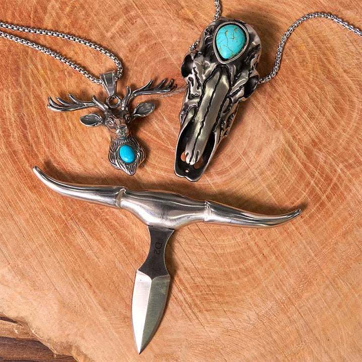 Conjunto de collar con colgante de toro longhorn y cabeza de alce turquesa