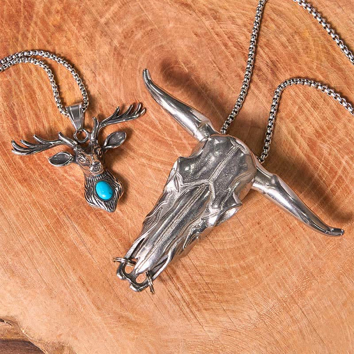 Conjunto de collar con colgante de toro longhorn y cabeza de alce turquesa