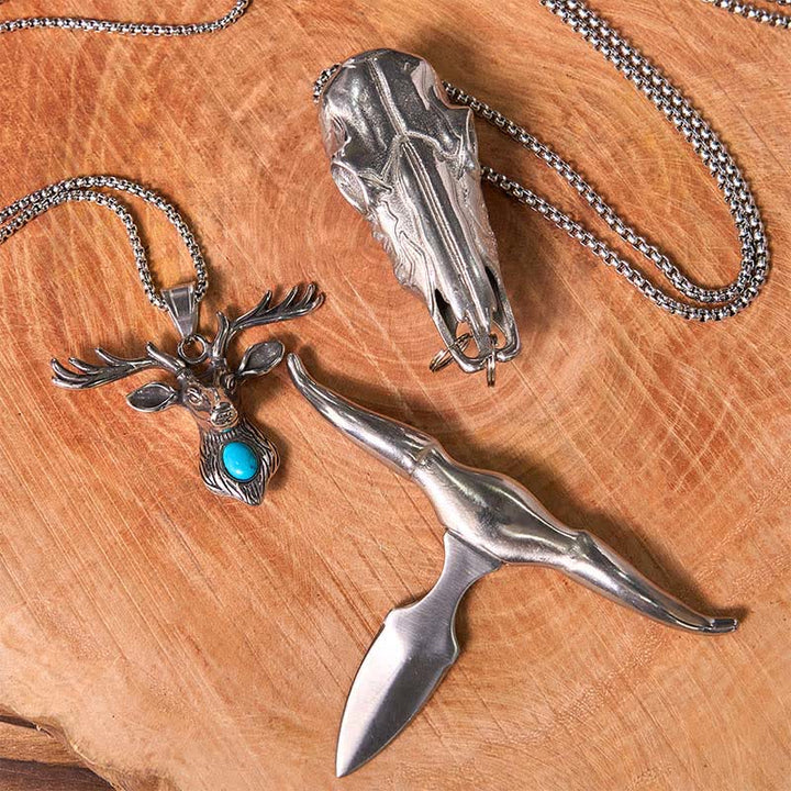 Conjunto de collar con colgante de toro longhorn y cabeza de alce turquesa