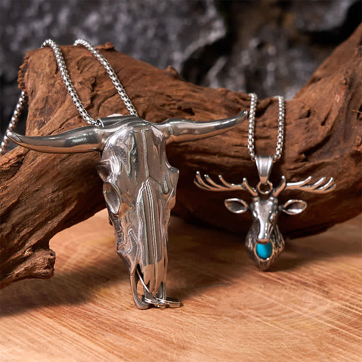 Conjunto de collar con colgante de toro longhorn y cabeza de alce turquesa
