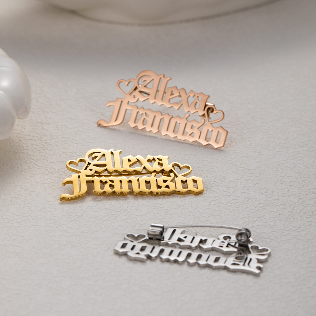 Broche personalizado con dos nombres, accesorio de acero inoxidable para traje