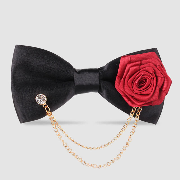 Pajarita elegante con decoración de cadena dorada rosa para hombre
