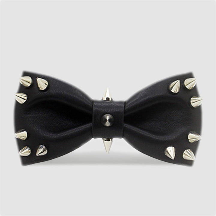 Pajarita de cuero con tachuelas y remaches negros para hombre