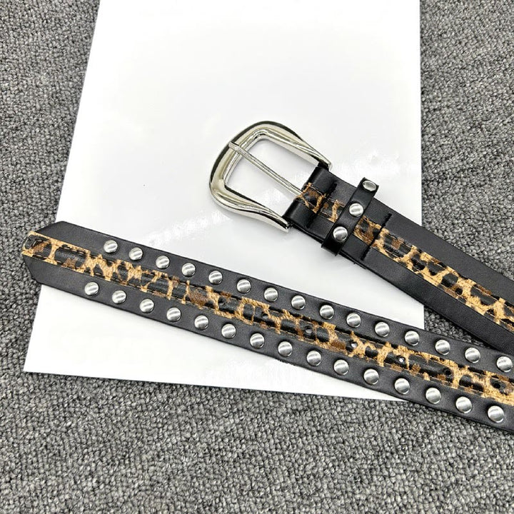 Cinturón de piel con remaches y estampado de leopardo para mujer