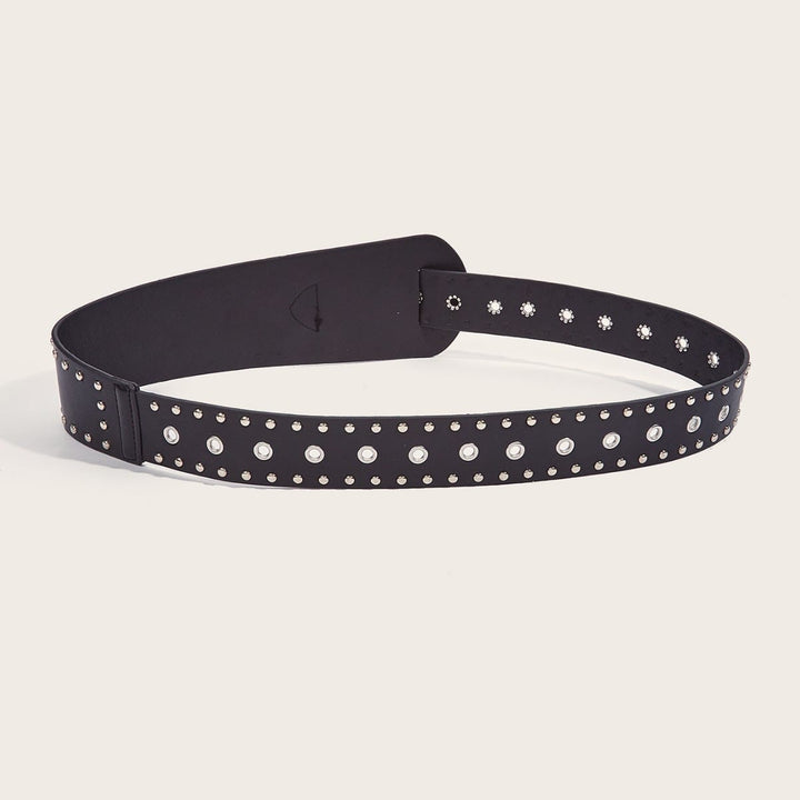 Cinturón ancho de cuero con remaches y tachuelas estilo punk