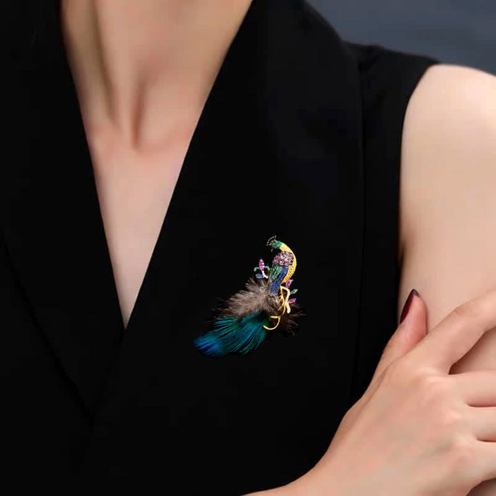 Broche de plumas de pavo real con diamantes de imitación brillantes para mujer