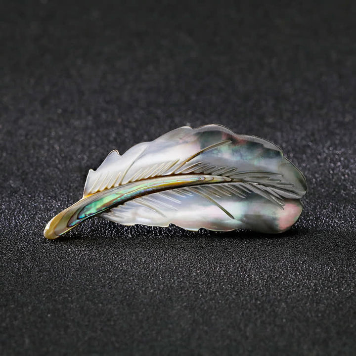 Broche unisex con forma de pluma de concha de abulón natural