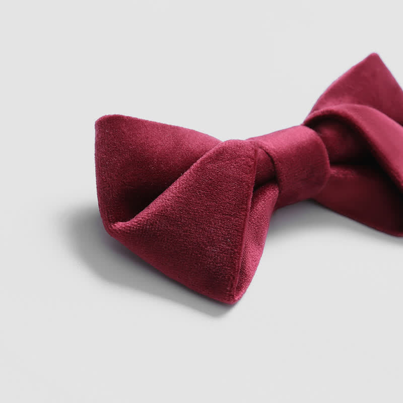 Pajarita de terciopelo con diseño retorcido y estiloso para hombre