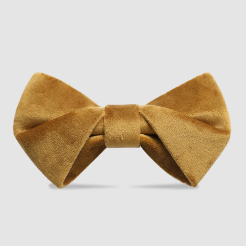 Pajarita de terciopelo con diseño retorcido y estiloso para hombre