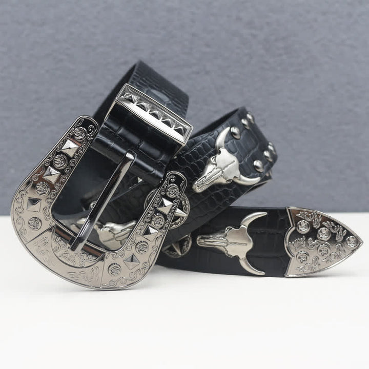 Cinturón de piel con estampado de cocodrilo negro y remaches de cabeza de toro plateado