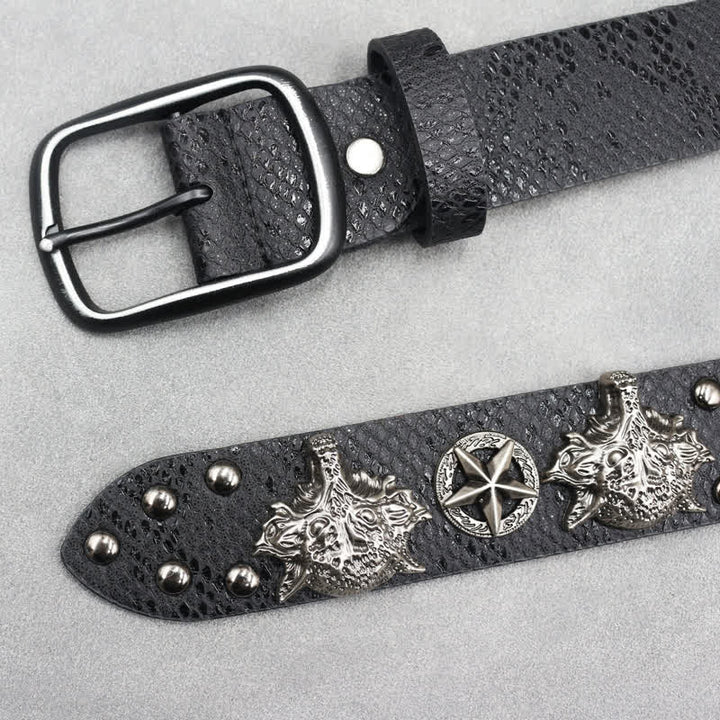 Cinturón de cuero con estampado de piel de serpiente negra y remaches de cabeza de lobo en plata antigua