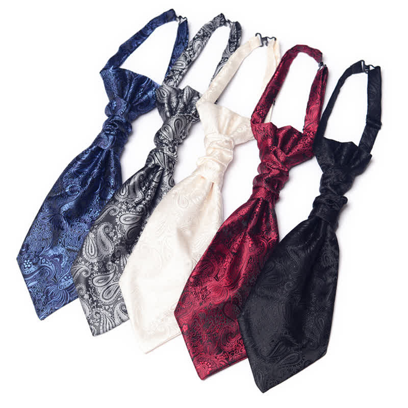 Corbata Ascot con nudo arrugado y estampado paisley preanudada para hombre