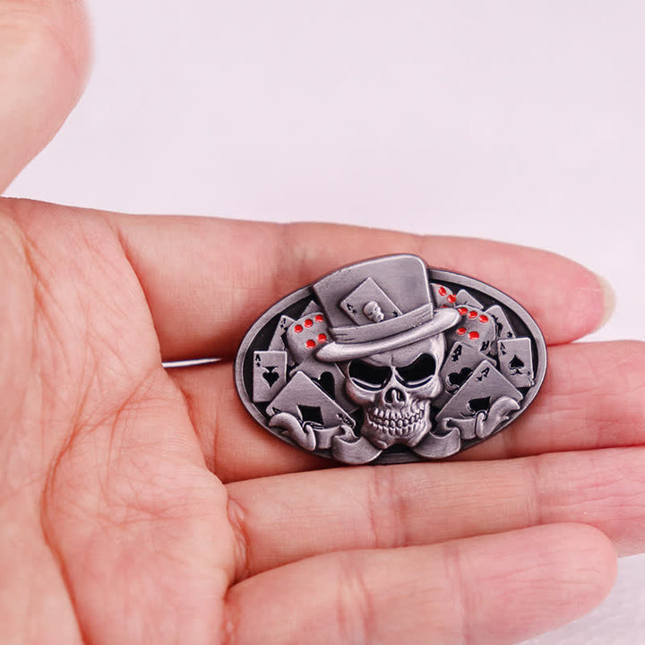 Broche de póker con cartas de dados y esqueleto de calavera