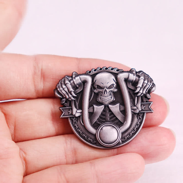 Broche de esqueleto de motociclista plateado estilo punk