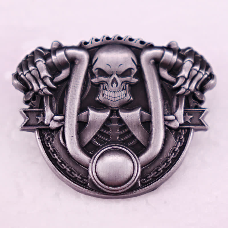 Broche de esqueleto de motociclista plateado estilo punk
