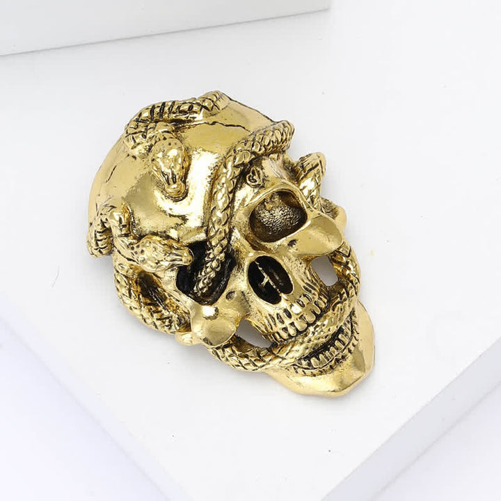 Broche de calavera gótica pirata con serpiente alrededor