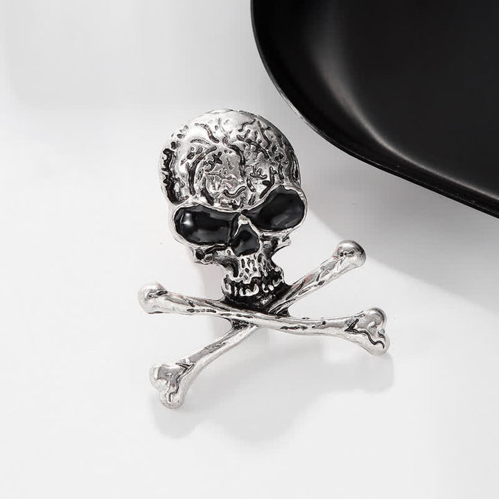 Broche decorativo de calavera pirata punk con huesos cruzados