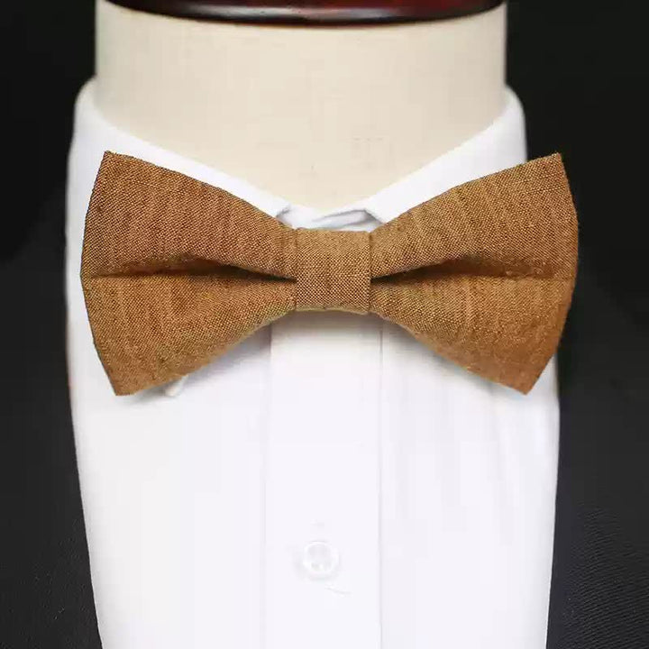 Pajarita de lino color vara de oro oscuro para hombre