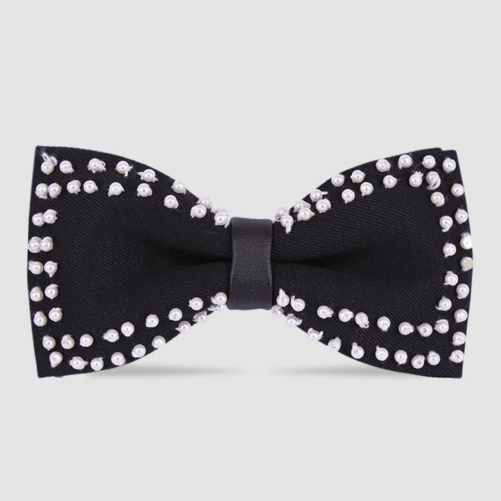 Elegante pajarita de perlas blancas y negras bordadas a mano