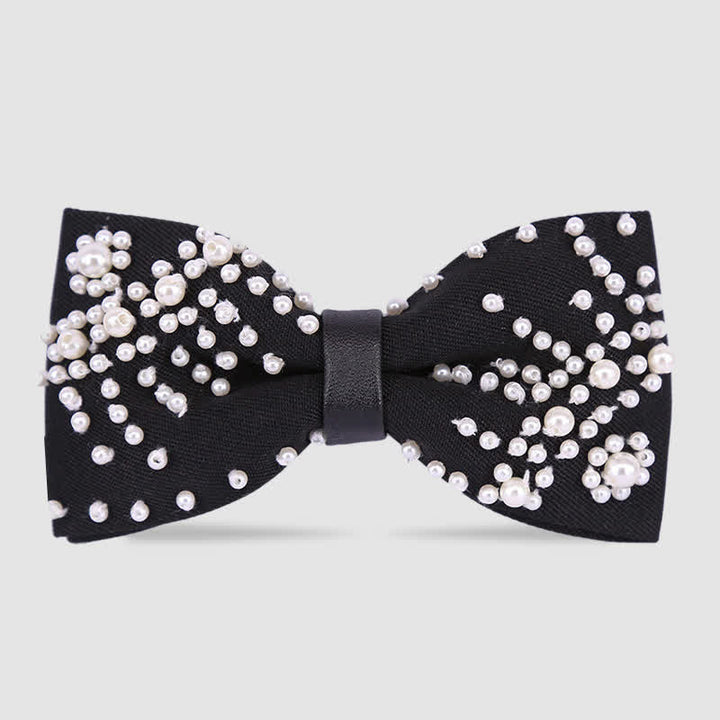 Elegante pajarita de perlas blancas y negras bordadas a mano