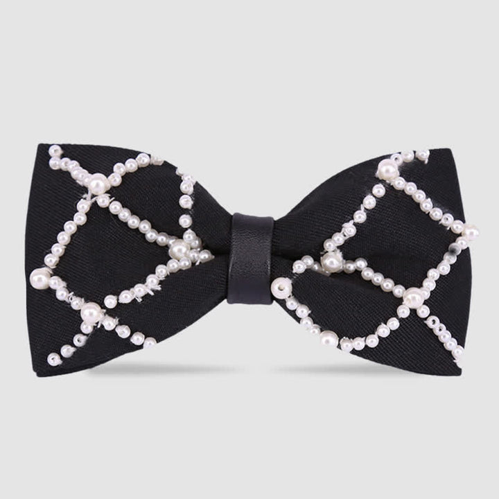 Elegante pajarita de perlas blancas y negras bordadas a mano