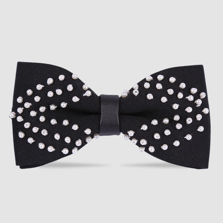 Elegante pajarita de perlas blancas y negras bordadas a mano