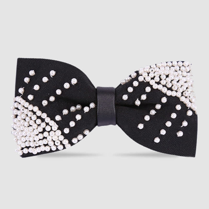 Elegante pajarita de perlas blancas y negras bordadas a mano
