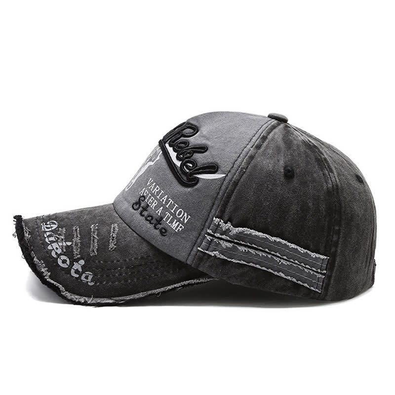 Gorra de béisbol lavada con cabeza de toro longhorn bordada con letras